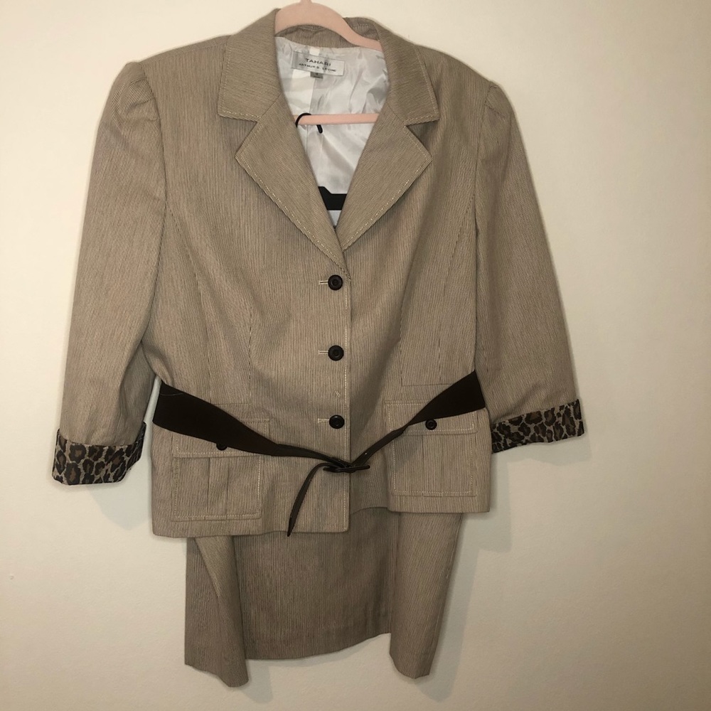 Tahari Arthur S Levine Pin Stripe 2 PcSuit - 18US